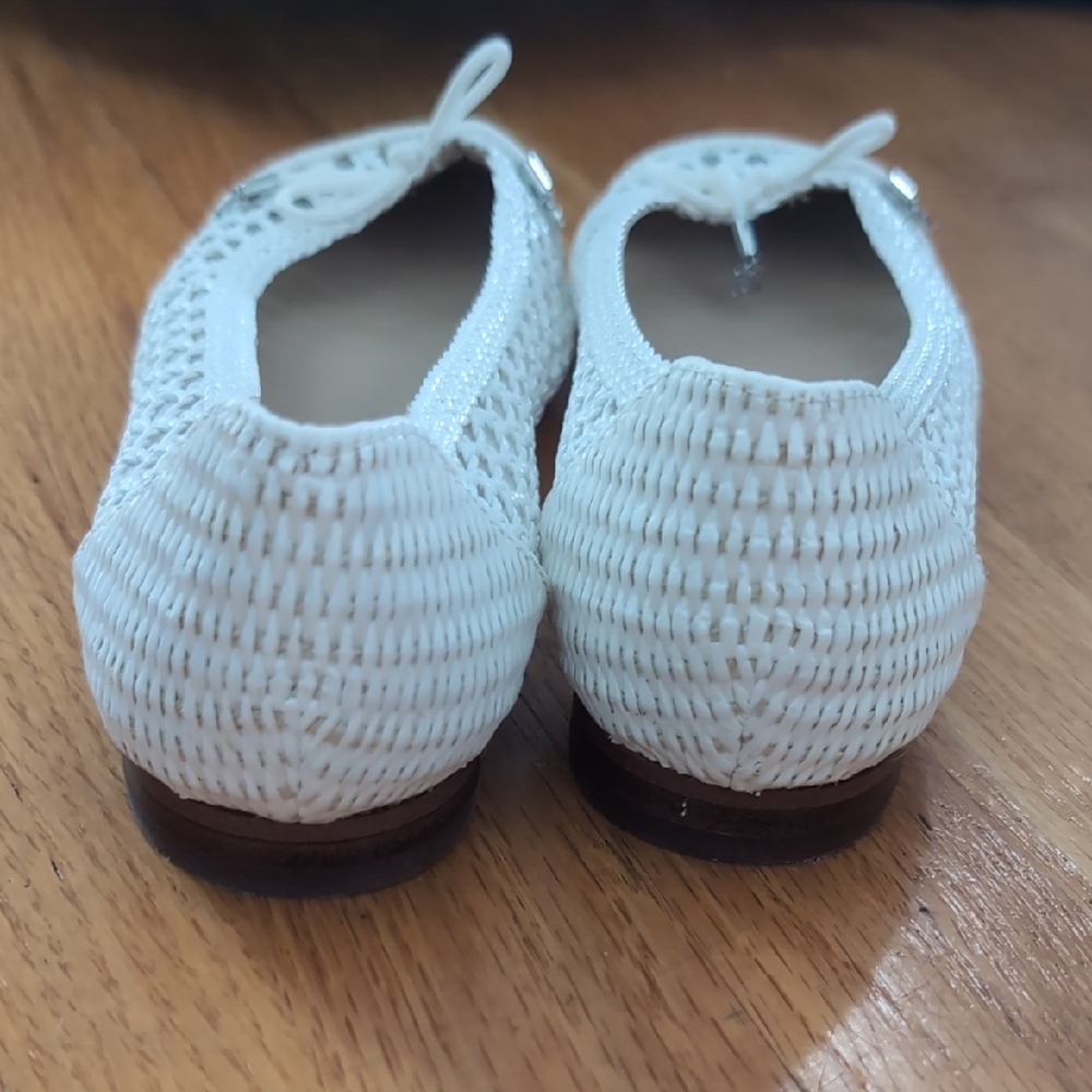 Elegant White Mesh Ballet Flats - Picture 2 of 4